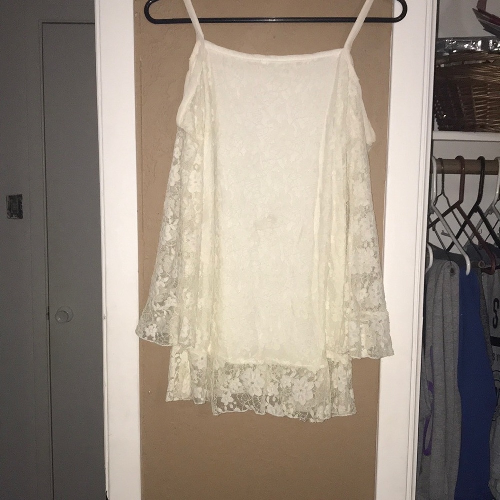 Lace strap & off the shoulder sleeves dress shirt